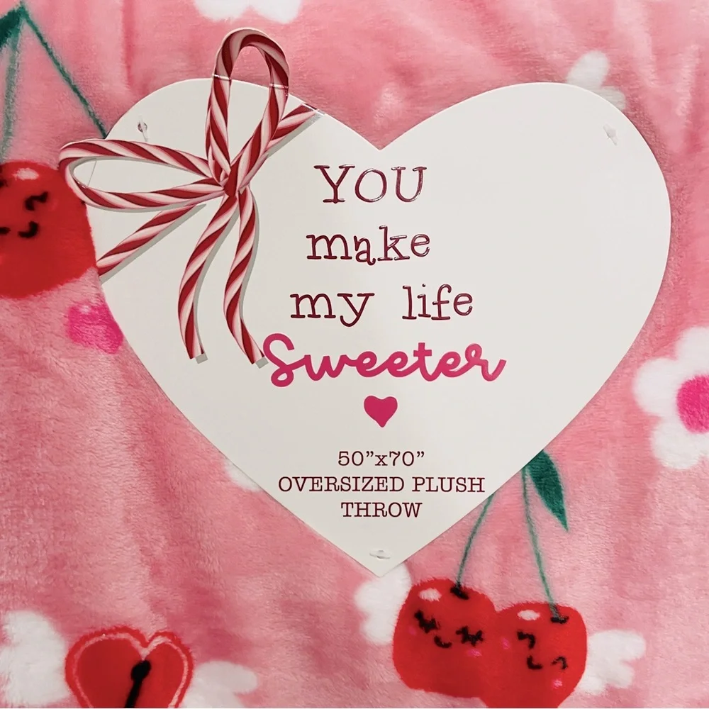 NEW Oversized Plush Throw Blanket Pink Cherry Heart Daisy Print 50x70‎